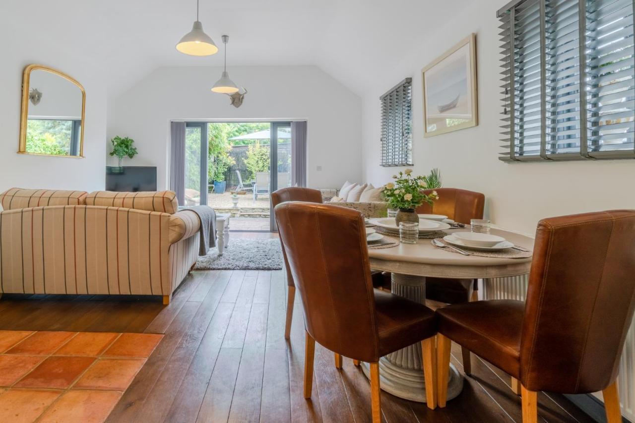 Buff Lodge Tackley Экстерьер фото