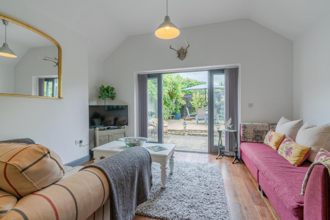 Buff Lodge Tackley Экстерьер фото