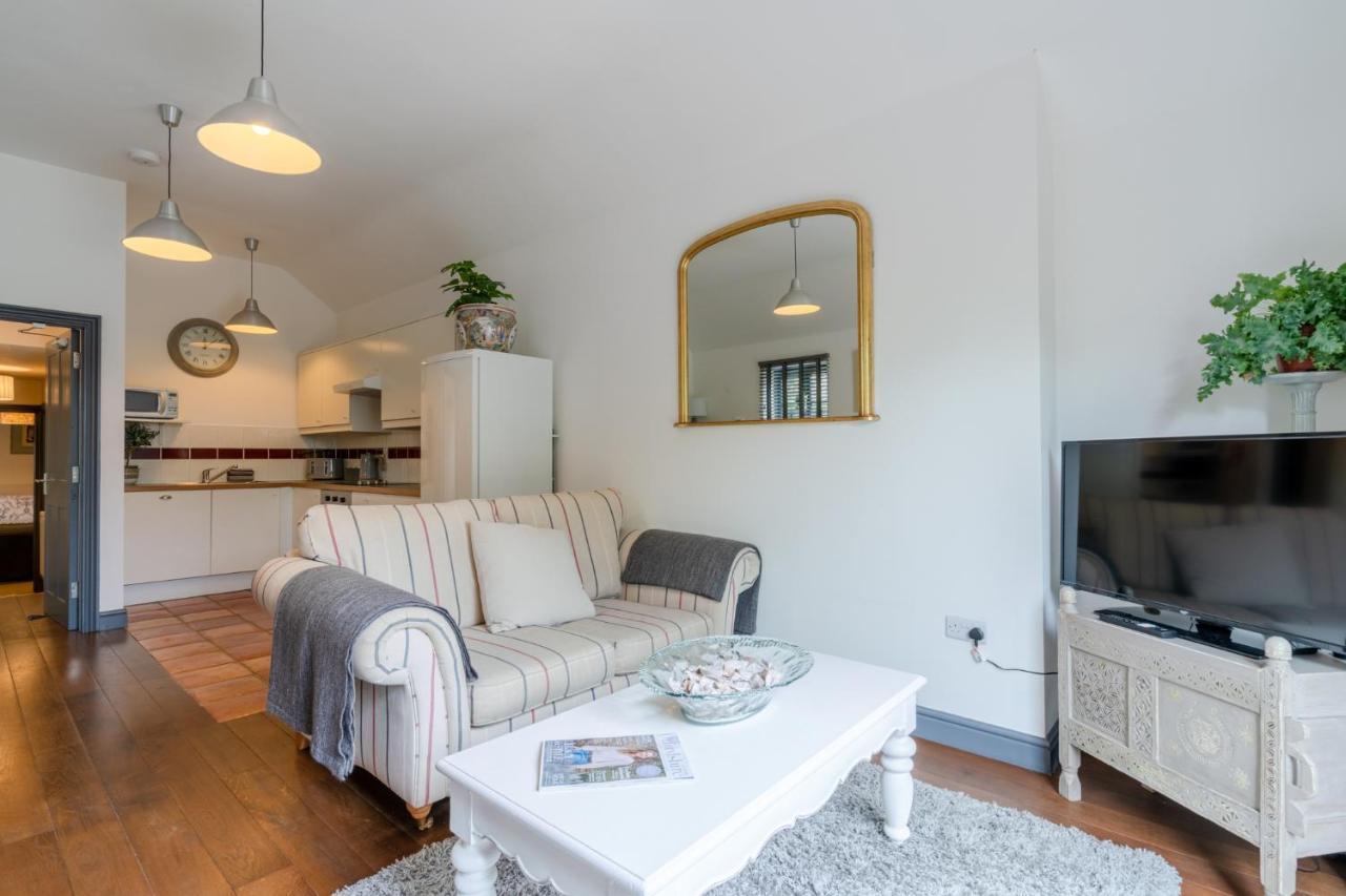 Buff Lodge Tackley Экстерьер фото