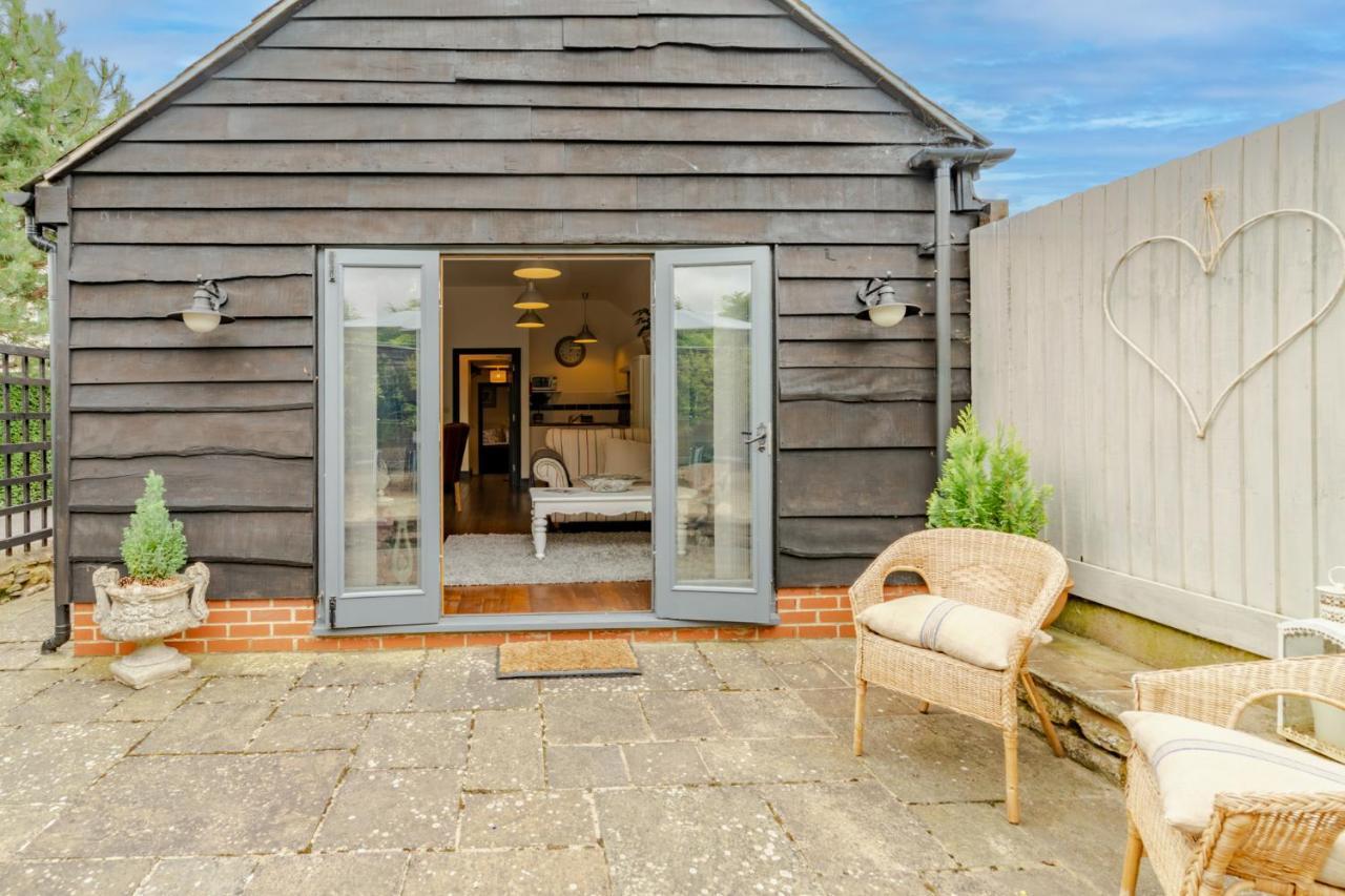 Buff Lodge Tackley Экстерьер фото